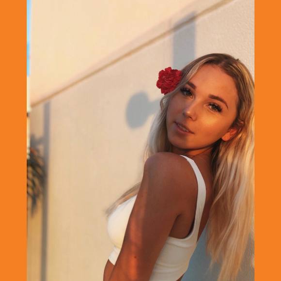 Meet your Posher, Lea - Picture 1 of 1